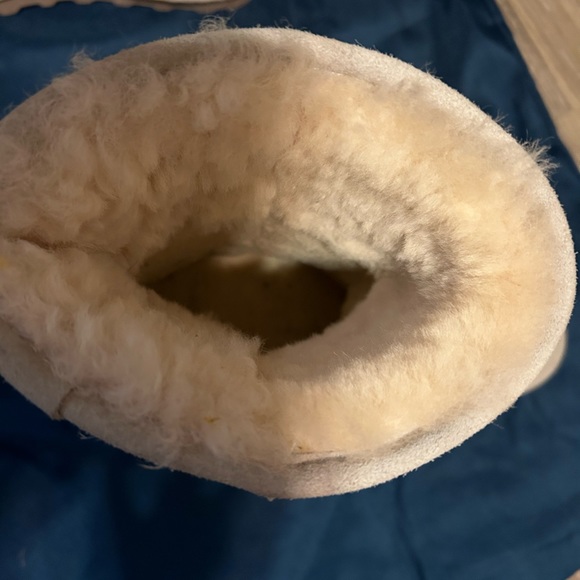 Boots - Picture 2 of 3